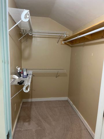 14 Oak St, Southwick, MA 01077