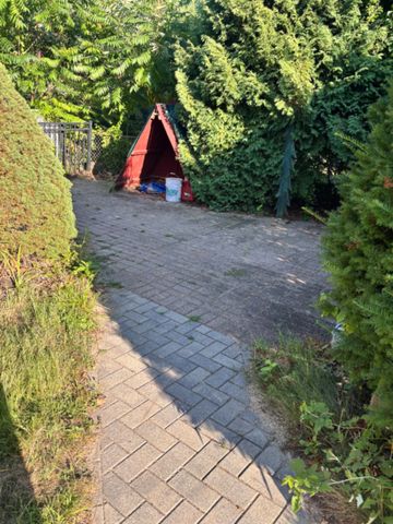 14 Oak St, Southwick, MA 01077