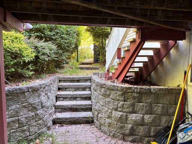 14 Oak St, Southwick, MA 01077
