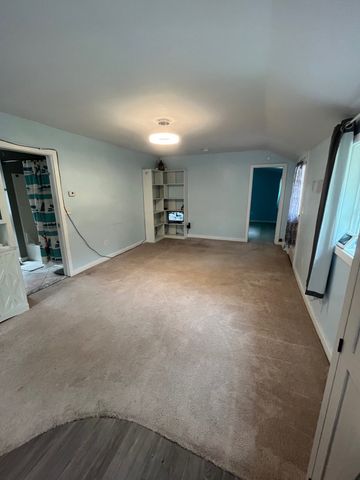 14 Oak St, Southwick, MA 01077