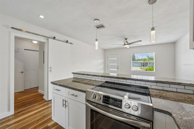 784 87TH AVENUE N, St Petersburg, FL 33702