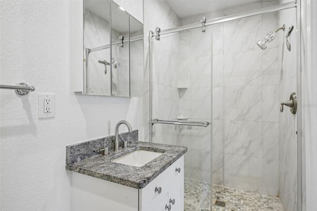 784 87TH AVENUE N, St Petersburg, FL 33702