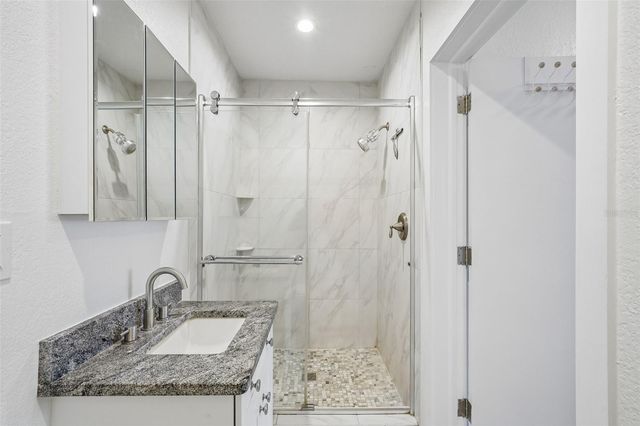 784 87TH AVENUE N, St Petersburg, FL 33702