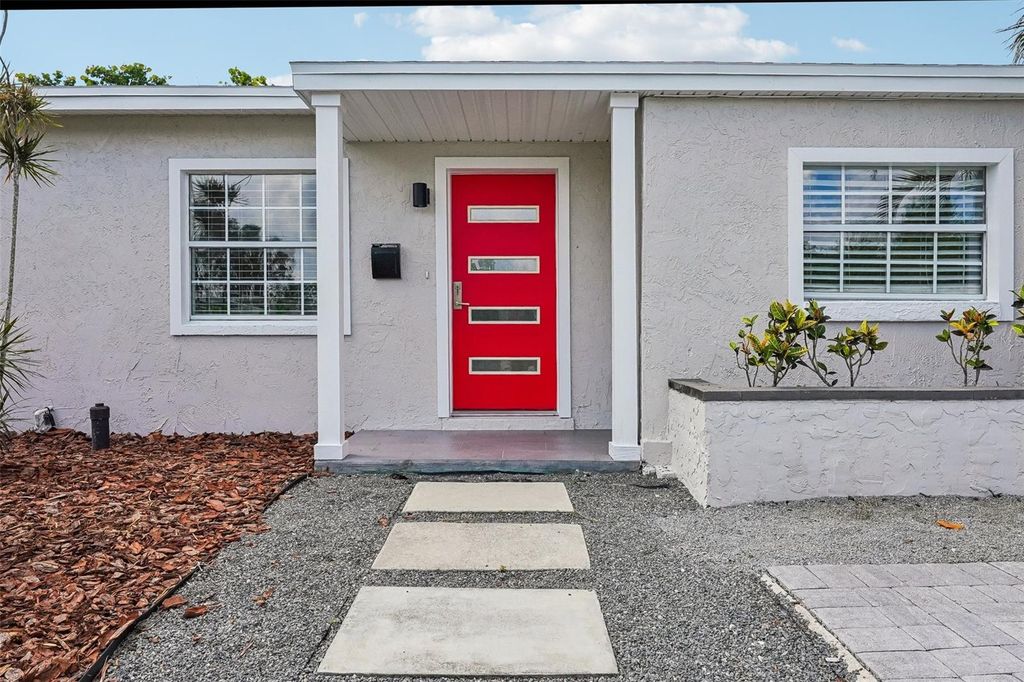 784 87TH AVENUE N, St Petersburg, FL 33702