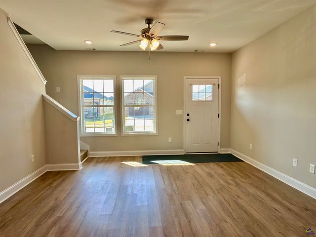 212 Beau Claire Circle, Byron, GA 31008