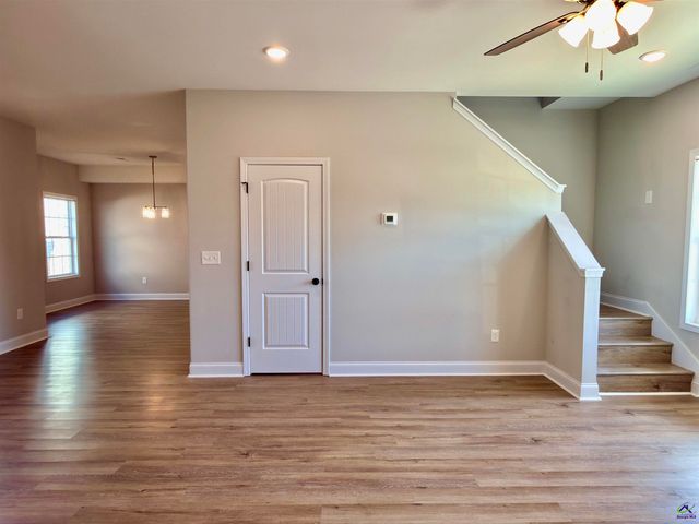 212 Beau Claire Circle, Byron, GA 31008