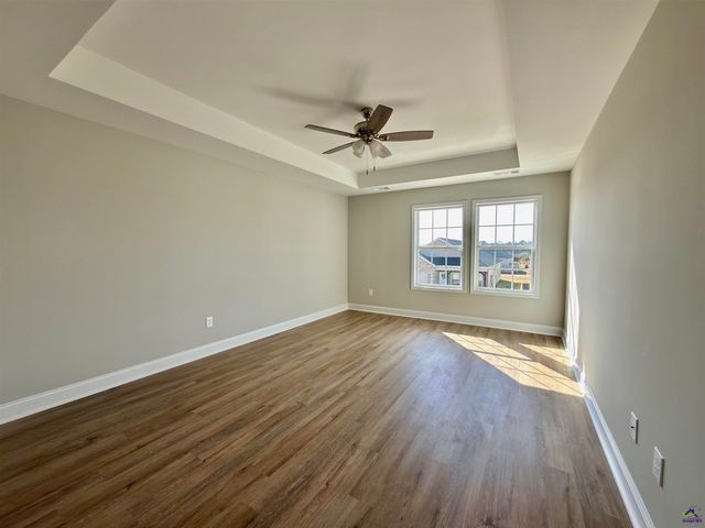 212 Beau Claire Circle, Byron, GA 31008