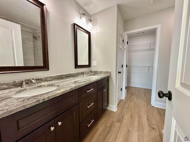 212 Beau Claire Circle, Byron, GA 31008