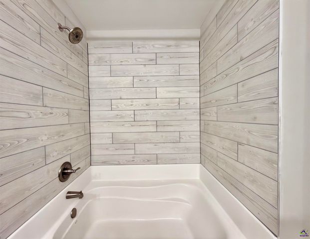 212 Beau Claire Circle, Byron, GA 31008