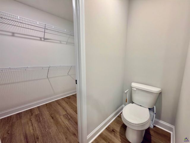 212 Beau Claire Circle, Byron, GA 31008