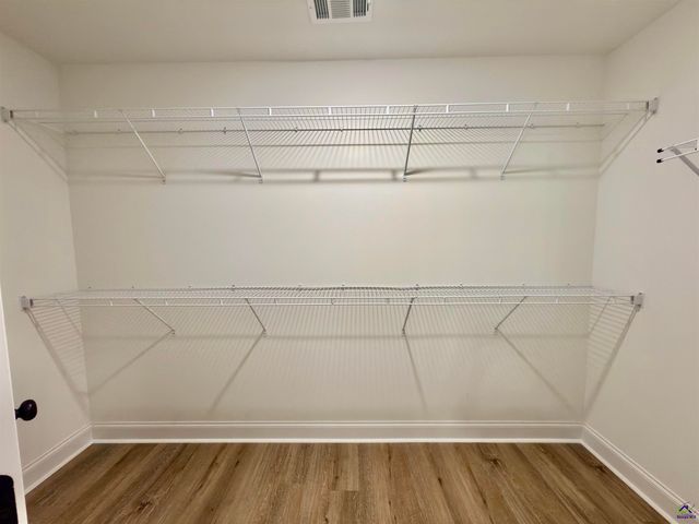 212 Beau Claire Circle, Byron, GA 31008