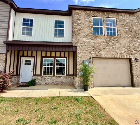 212 Beau Claire Circle, Byron, GA 31008