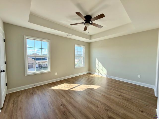 212 Beau Claire Circle, Byron, GA 31008