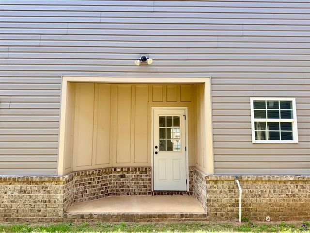 212 Beau Claire Circle, Byron, GA 31008