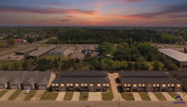 212 Beau Claire Circle, Byron, GA 31008