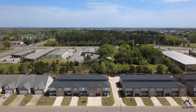 212 Beau Claire Circle, Byron, GA 31008