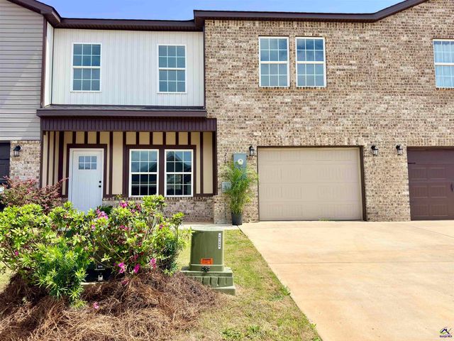 212 Beau Claire Circle, Byron, GA 31008