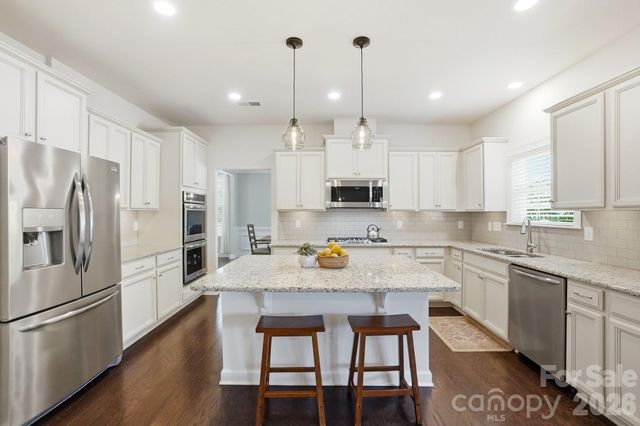 1989 Topaz Plaza, Davidson, NC 28036