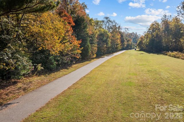 1989 Topaz Plaza, Davidson, NC 28036