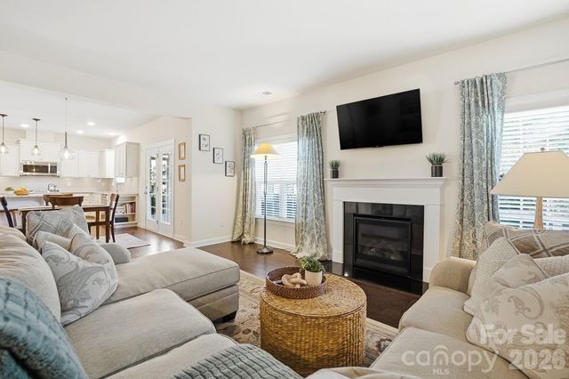 1989 Topaz Plaza, Davidson, NC 28036