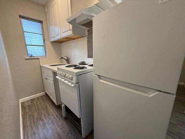 2501 Yoakum Boulevard 12, Houston, TX 77006