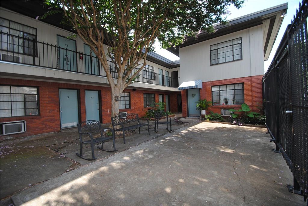 2501 Yoakum Boulevard 12, Houston, TX 77006