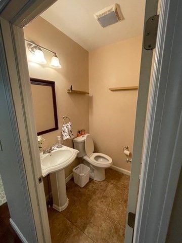 57 Elm St 2, Danvers, MA 01923