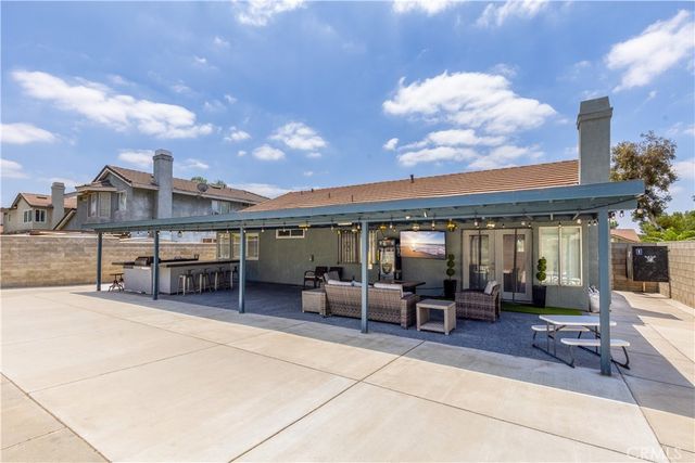 16120 Malaga Ave, Fontana, CA 92336