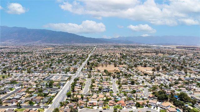 16120 Malaga Ave, Fontana, CA 92336