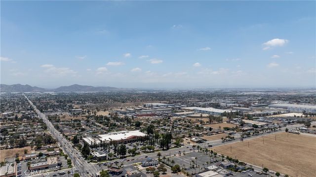16120 Malaga Ave, Fontana, CA 92336
