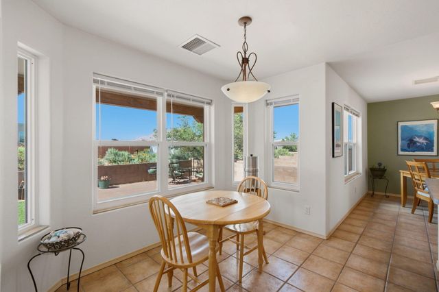 2405 Flagstone Road NE, Rio Rancho, NM 87124