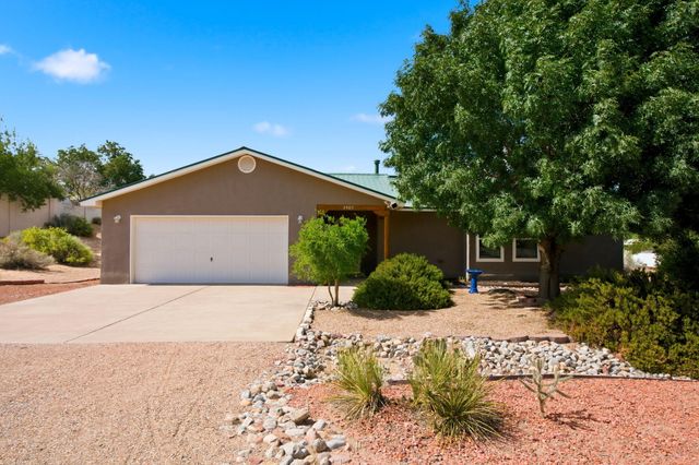 2405 Flagstone Road NE, Rio Rancho, NM 87124