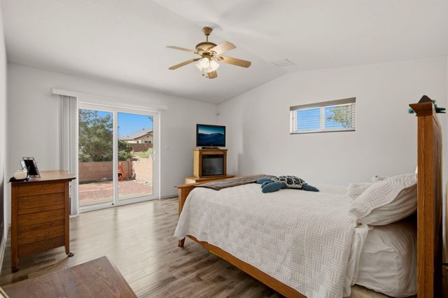 2405 Flagstone Road NE, Rio Rancho, NM 87124