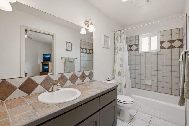 2405 Flagstone Road NE, Rio Rancho, NM 87124