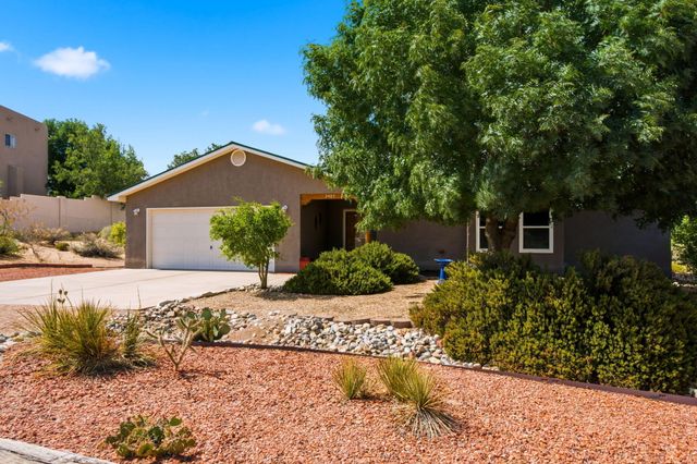 2405 Flagstone Road NE, Rio Rancho, NM 87124