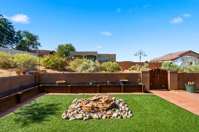2405 Flagstone Road NE, Rio Rancho, NM 87124