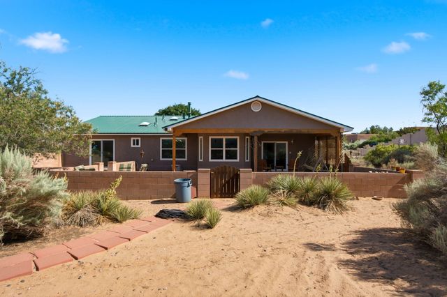 2405 Flagstone Road NE, Rio Rancho, NM 87124