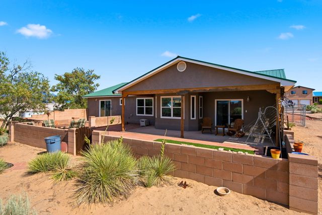 2405 Flagstone Road NE, Rio Rancho, NM 87124