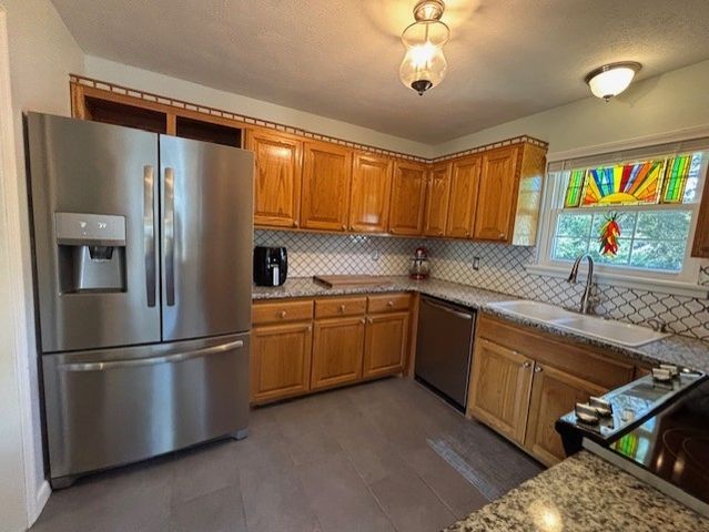 1014 Post Oak Dr, Dickson, TN 37055