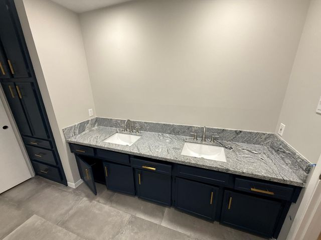 10130 Sagedale Drive, Houston, TX 77089