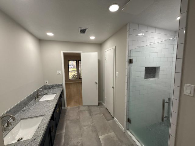 10130 Sagedale Drive, Houston, TX 77089