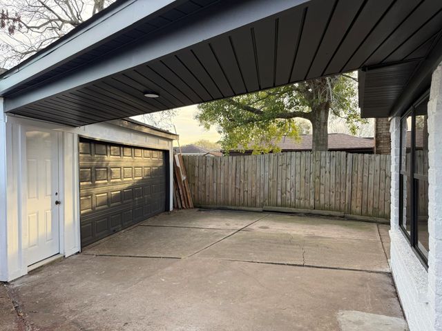 10130 Sagedale Drive, Houston, TX 77089