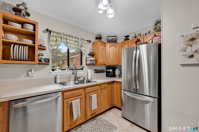 500 Darling Street 21D, Southington, CT 06489