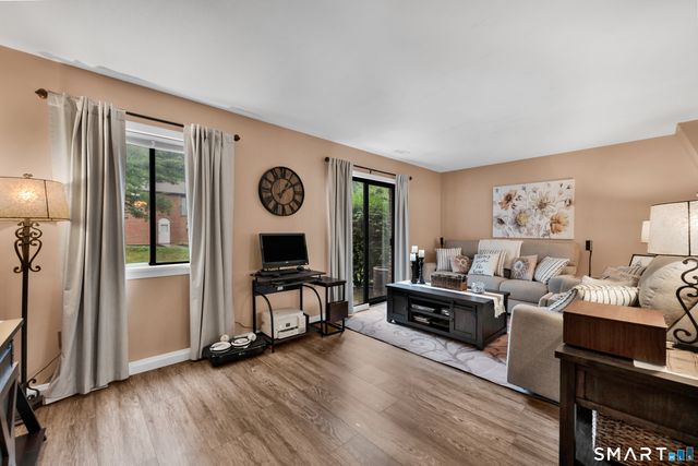 500 Darling Street 21D, Southington, CT 06489