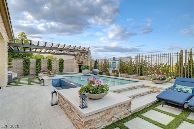 274 Evante Street, Las Vegas, NV 89138