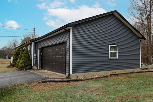 470 N Liberty Rd, Liberty Twp, PA 16127