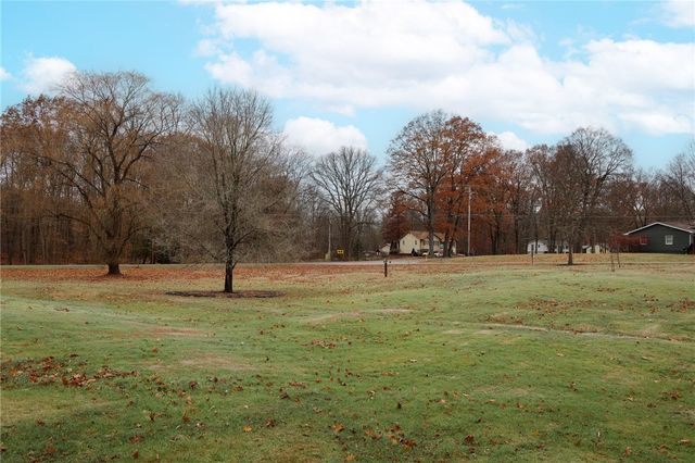 470 N Liberty Rd, Liberty Twp, PA 16127