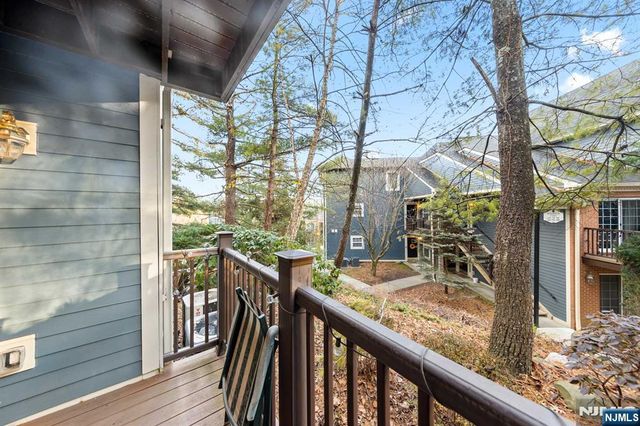 208 Cambridge Drive, Ramsey, NJ 07446