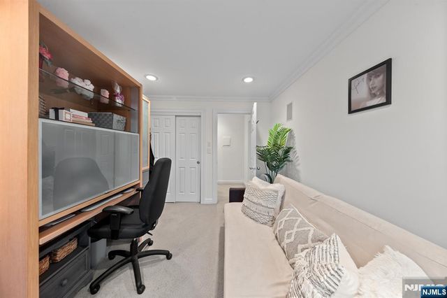 208 Cambridge Drive, Ramsey, NJ 07446