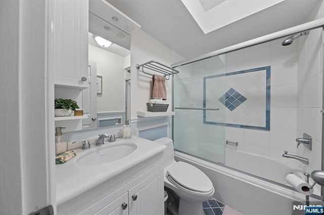 208 Cambridge Drive, Ramsey, NJ 07446